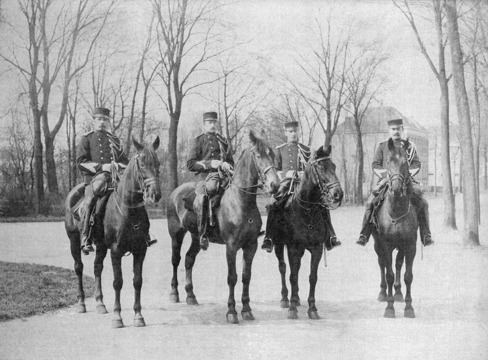 Standaard > Meppel, marechaussees te paard
